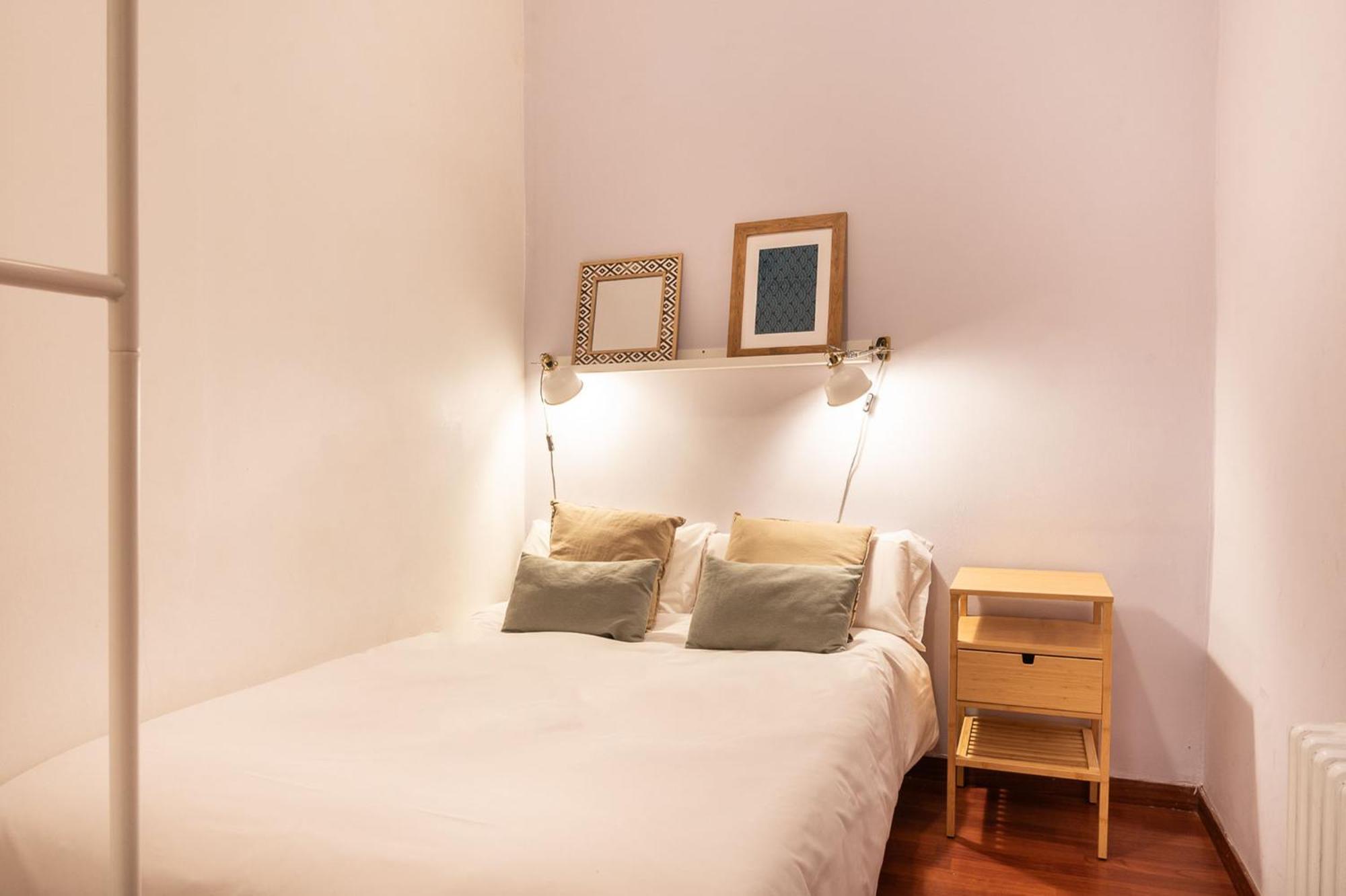 Spacious & Sunny Apt With Terrace In The City Center Barcelona Exterior photo